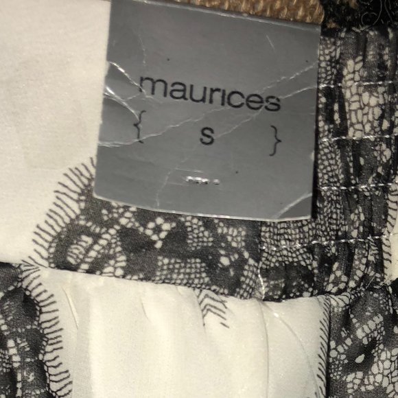 Maurices Chiffon Skirt White & Black Chevron NWT - Picture 4 of 8